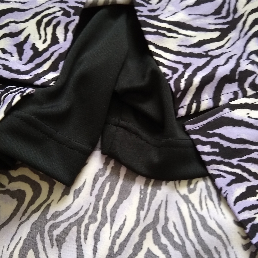 New 🎀 Purple Zebra print skorts - Picture 5 of 8